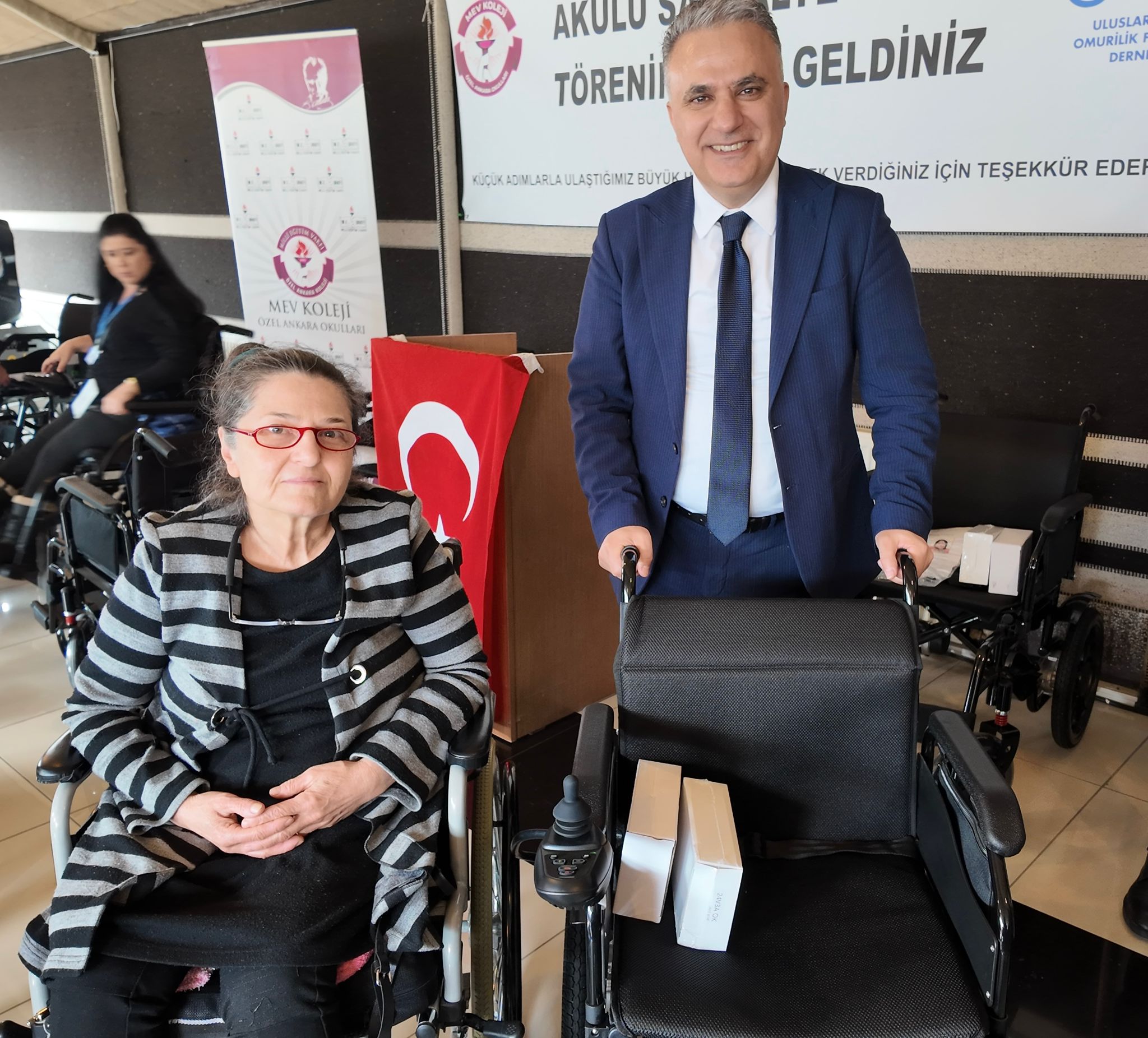 MEV ve Uluslararası Omurilik Felçlileri Derneği İş Birliğiyle 15 Akülü Sandalye Dağıtıldı